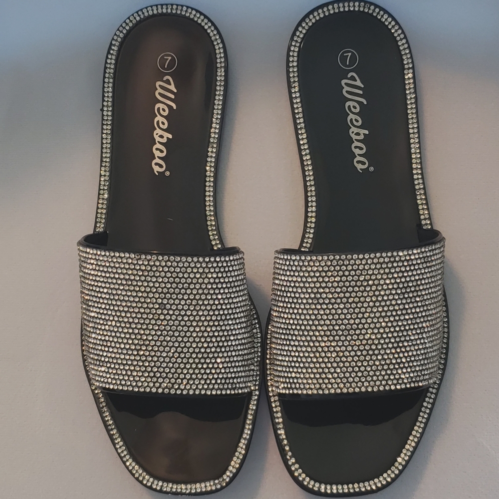 *NWT* Rhinestone Sandal - Picture 7 of 7